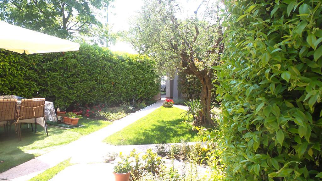 B&B Garda 4U Desenzano del Garda Exterior foto