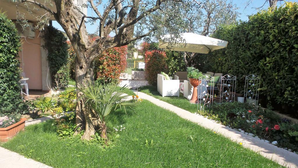 B&B Garda 4U Desenzano del Garda Exterior foto